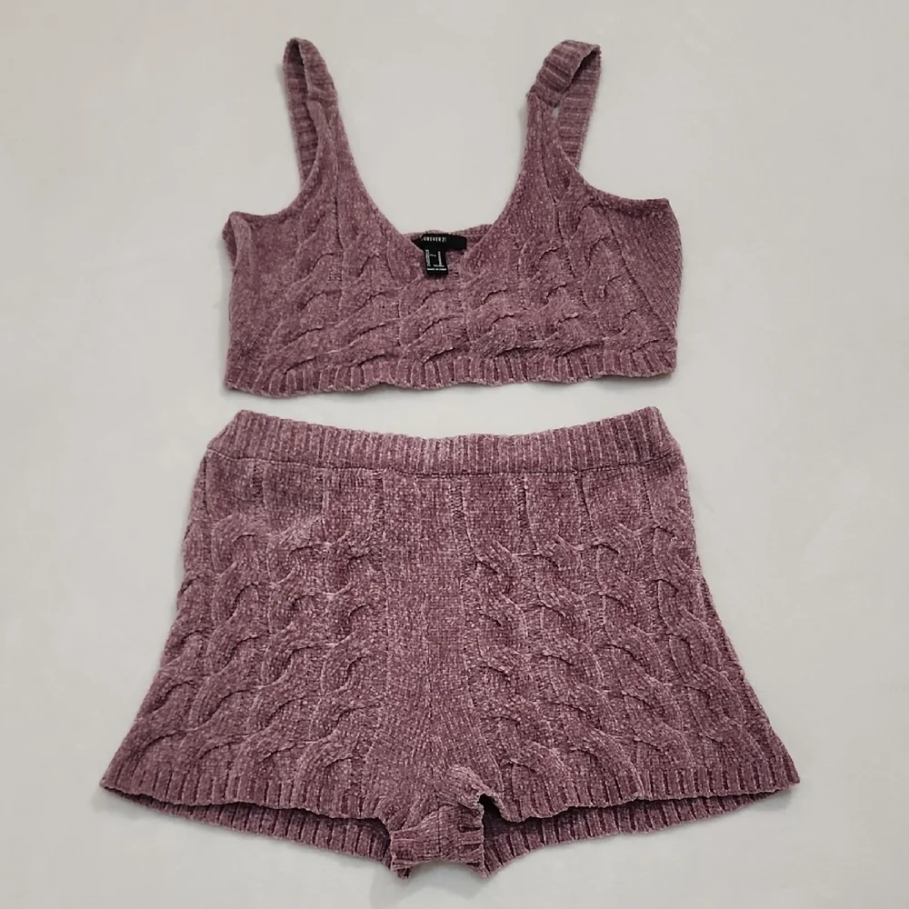 Women's Pink Chenille Crop Top And Shorts M - Picture 3 of 7